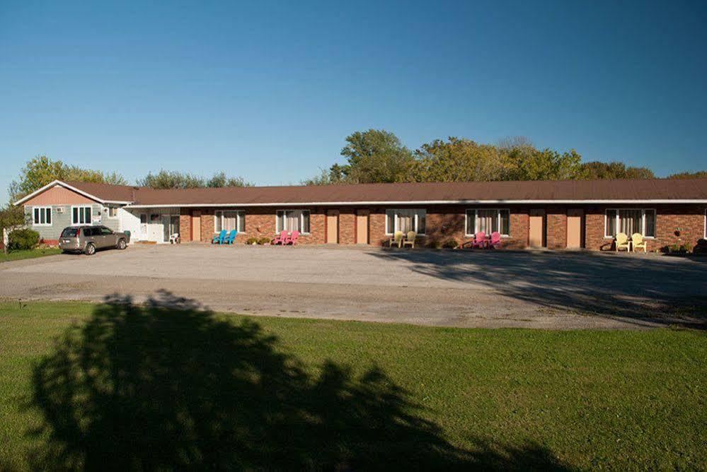 Wayside Motel Manitowaning Exterior foto